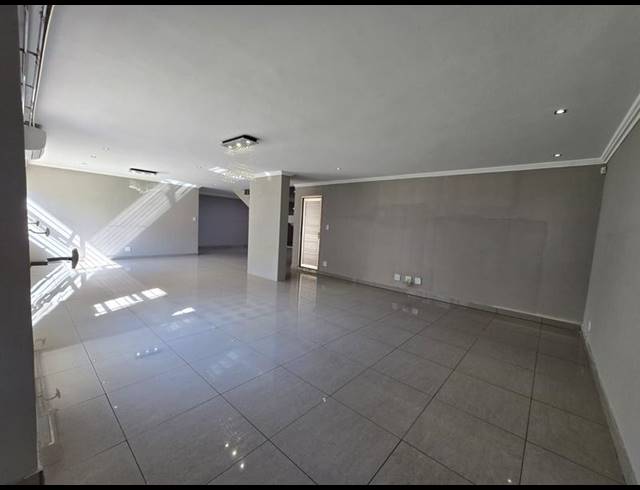 8 BEDROOM PROPERTY TO RENT IN WATERKLOOF RIDGE